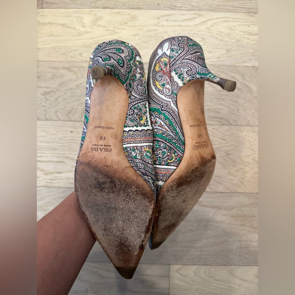 STUNNING Authentic Prada rare scarf print fabric paisley printed pumps / heels! - Picture 3 of 3
